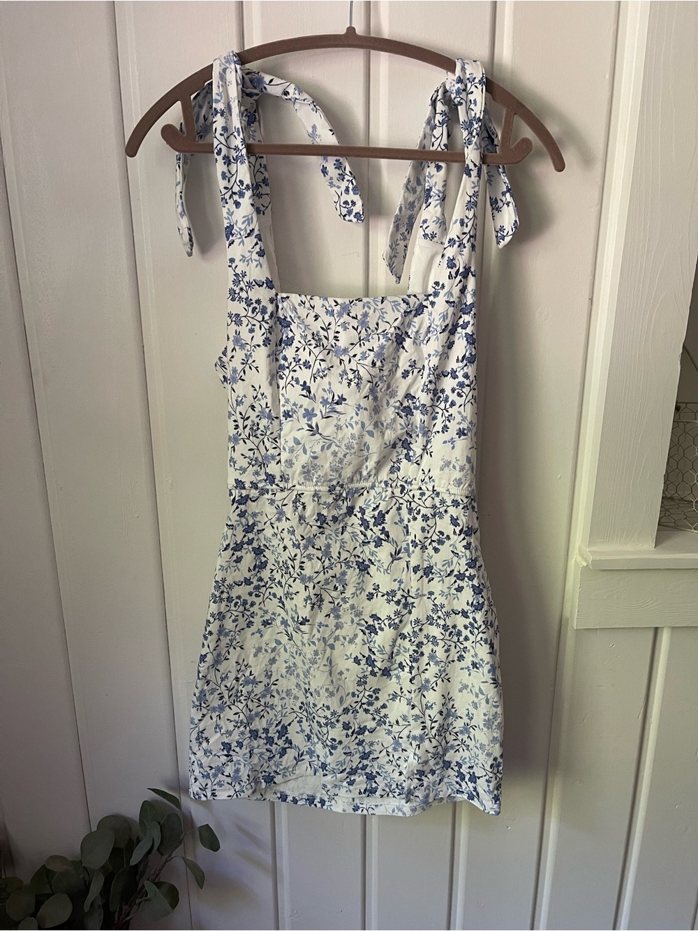 Trixxi form fitting floral mini dress